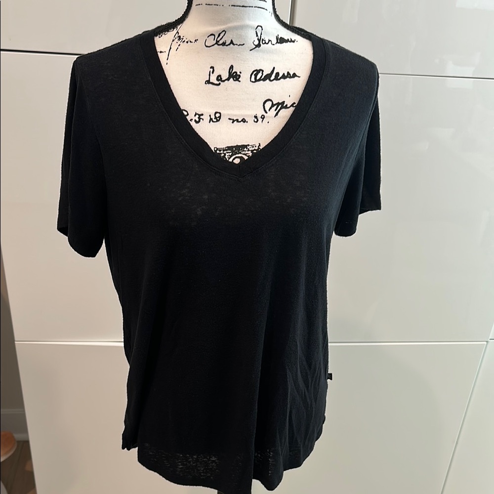 CLASSIC  BLACK V-NECK SHEER HEATHER WOMAN'S TOP. EUC